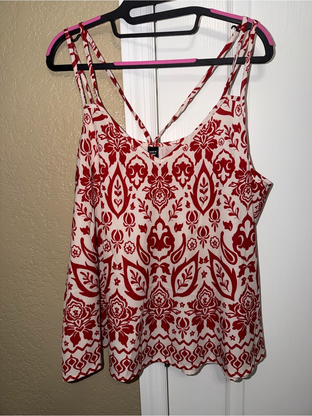 3/$15🔥Sleeveless Red and Cream Printed Tank Top